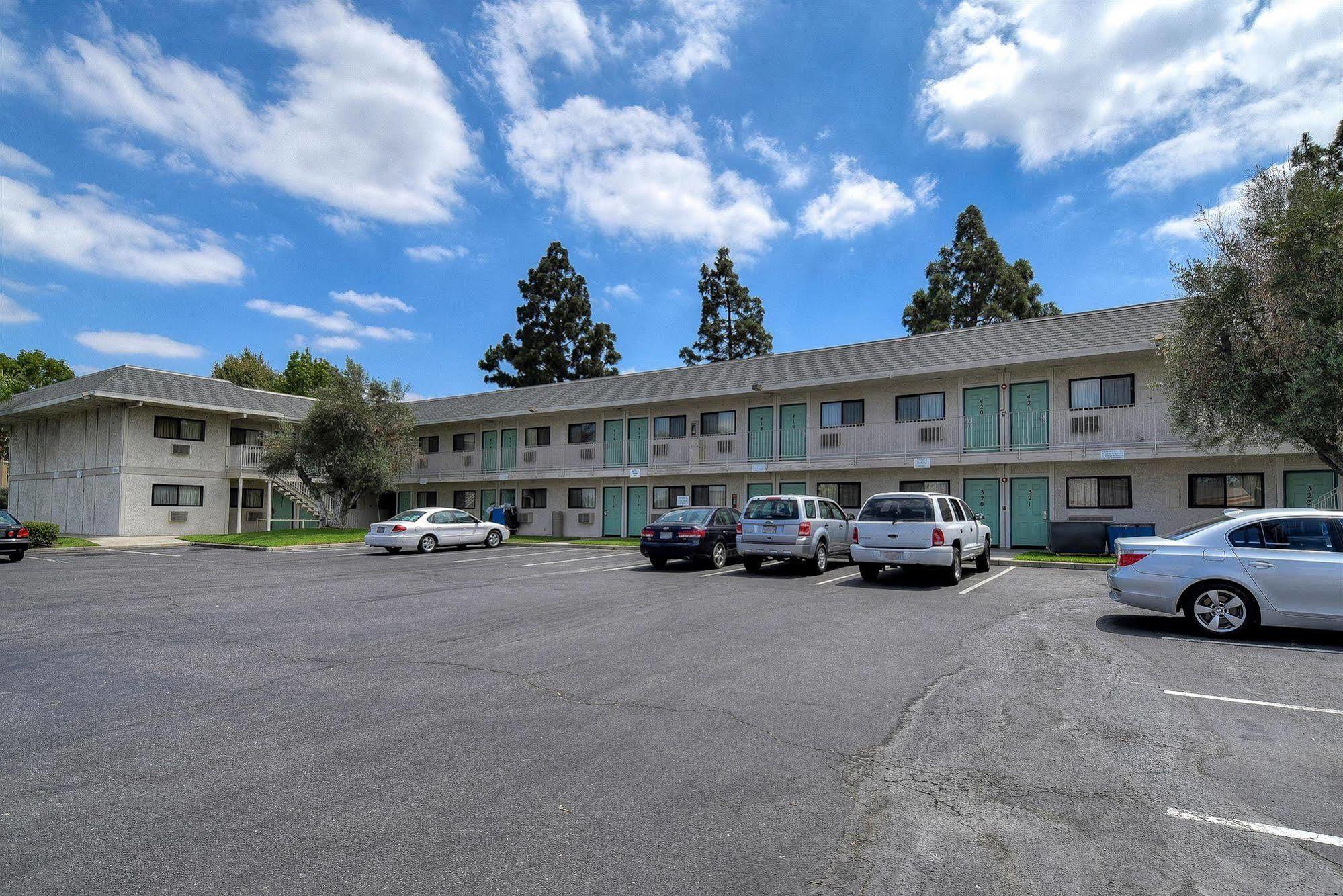 Motel 6 Anaheim Stadium - ออเรนจ์ ภายนอก รูปภาพ