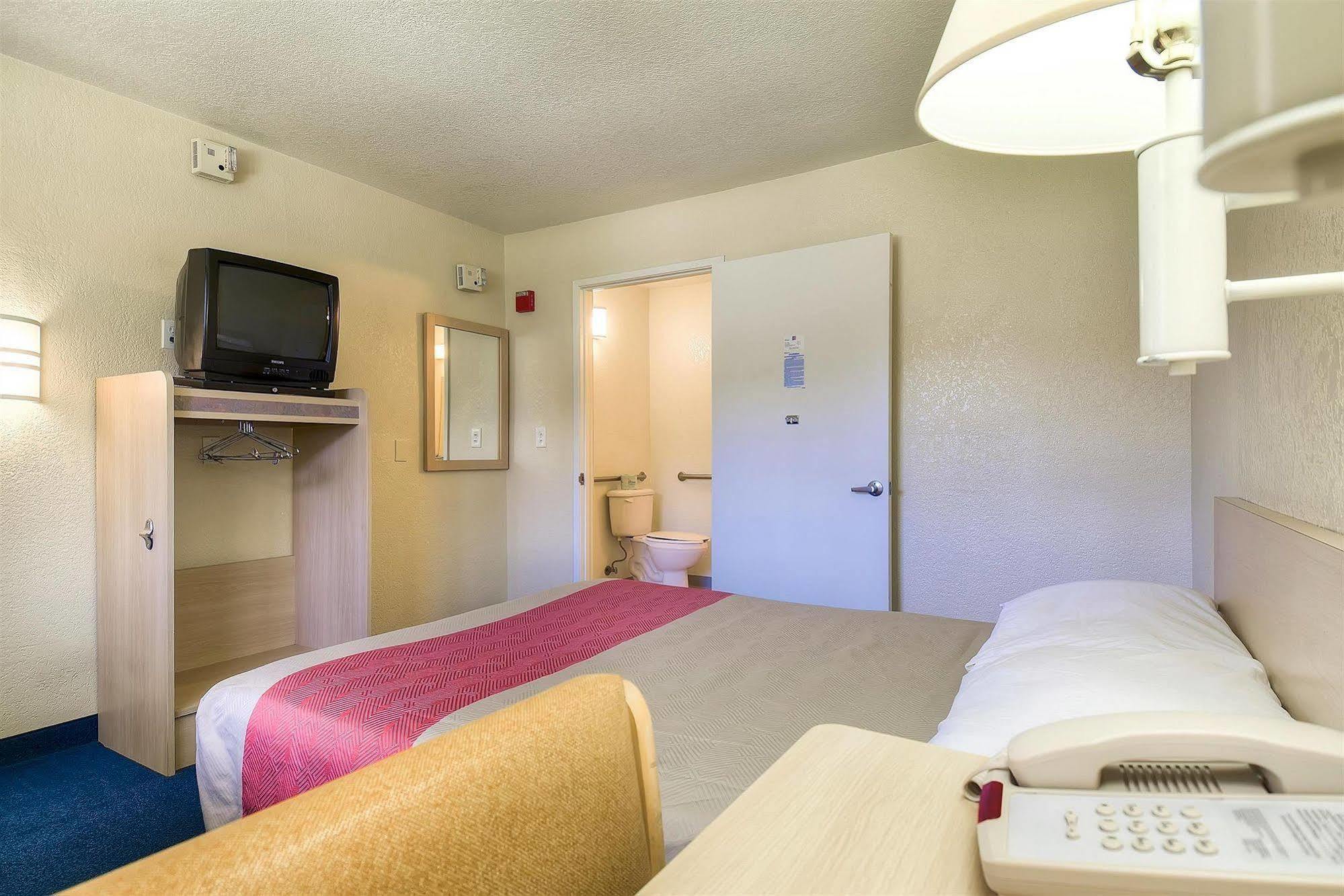 Motel 6 Anaheim Stadium - ออเรนจ์ ภายนอก รูปภาพ