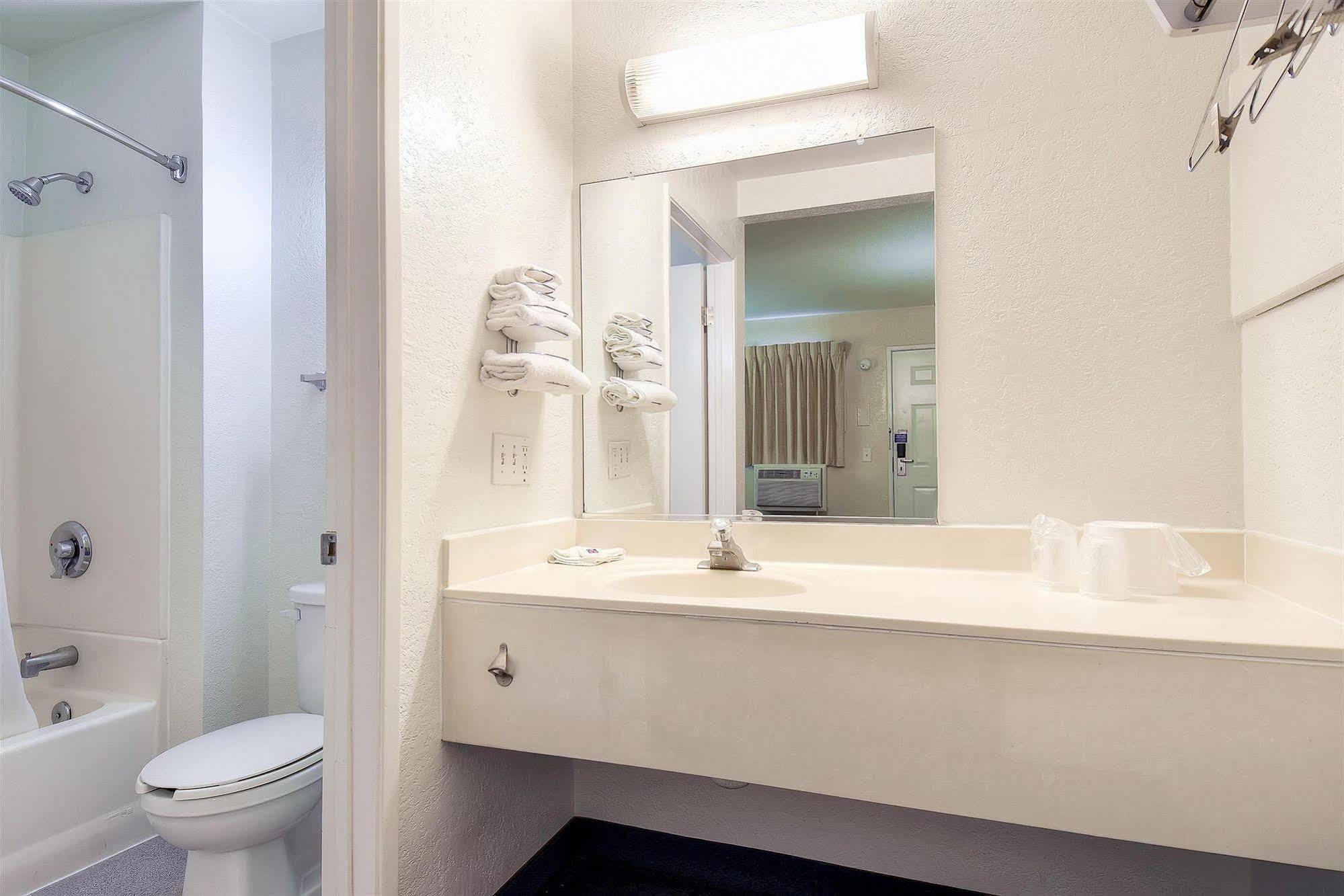 Motel 6 Anaheim Stadium - ออเรนจ์ ภายนอก รูปภาพ