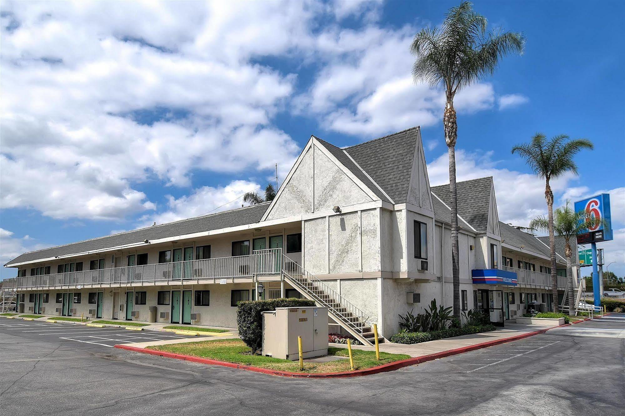 Motel 6 Anaheim Stadium - ออเรนจ์ ภายนอก รูปภาพ