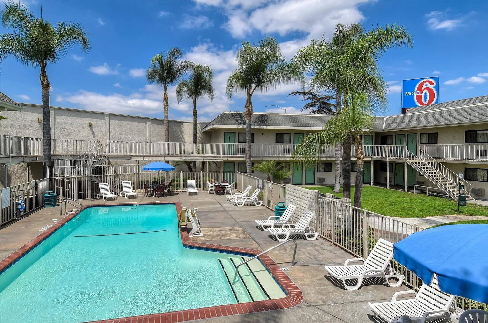 Motel 6 Anaheim Stadium - ออเรนจ์ ภายนอก รูปภาพ